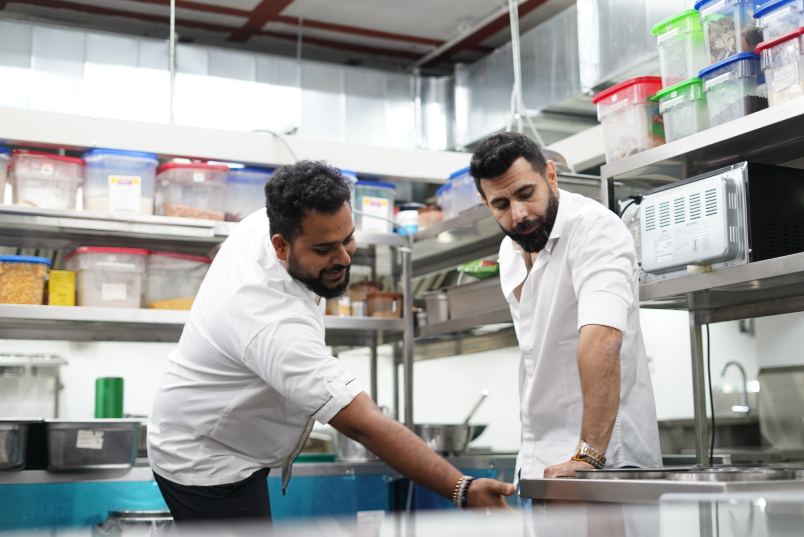 F&B consultants offering strategic planning for cafés, restaurants, and cloud kitchens